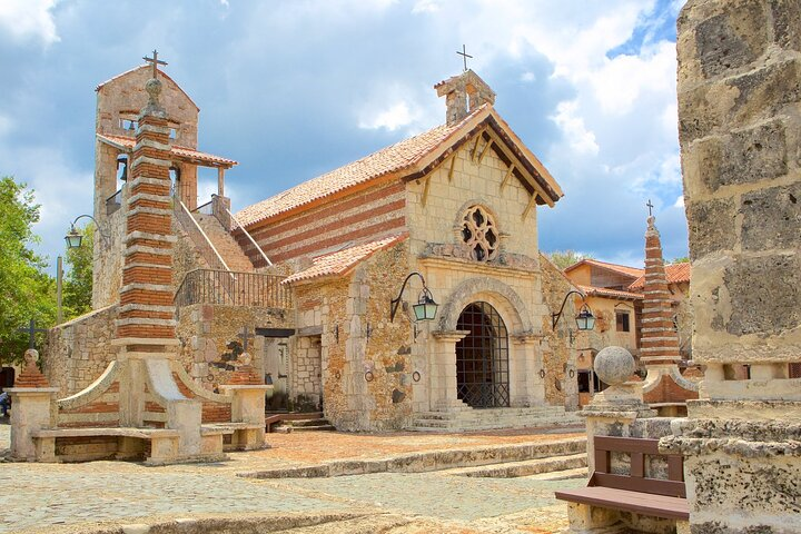 St. Stanislaus Church, Altos de Chavon